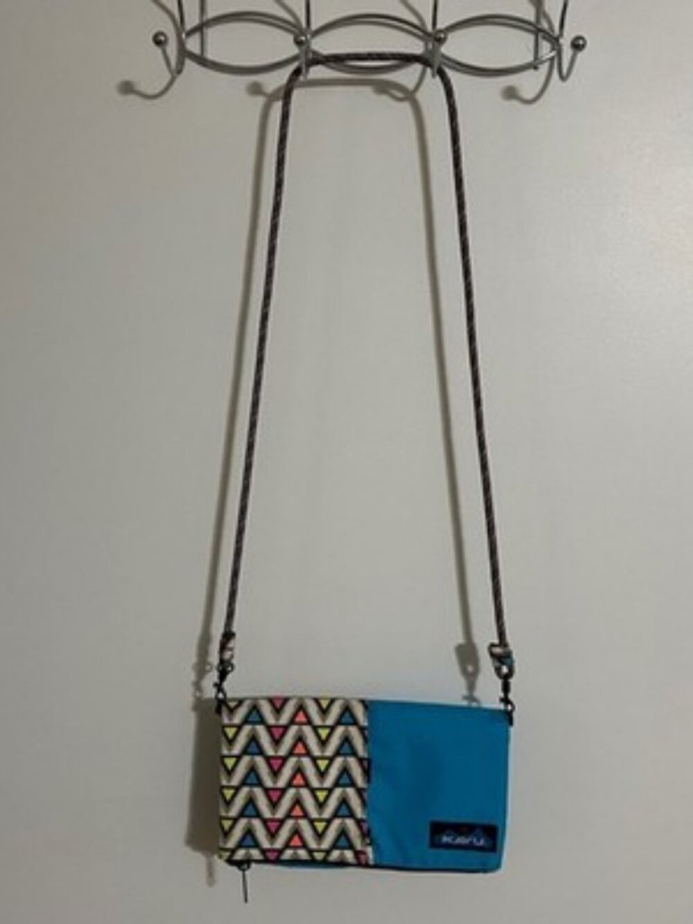 KAVU Keeper Crossbody Bag Blue Geometric Chevron Canvas Rope Strap Organizer